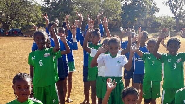 Groupe d’enfants en tenue sportive
